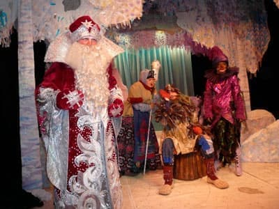 Новогодний спектакль "Проделки злыдней" Новогодний спектакль "Проделки злыдней"