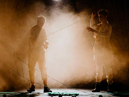 Цирковой спектакль "Нити" Цирковой спектакль "Нити"