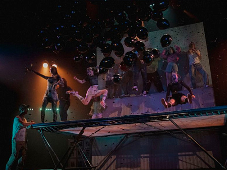 Цирковой спектакль "Трудные подростки: гимн свободе и юности" Цирковой спектакль "Трудные подростки: гимн свободе и юности"